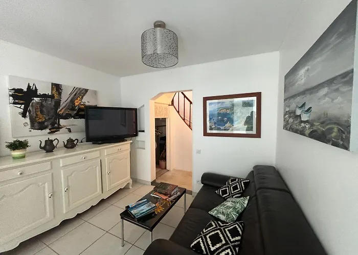 Maison 4 Chambres, 2 Etoiles, Pres Plage, Port De Peche - - Fr-1-197-605 莱萨布勒-多洛讷